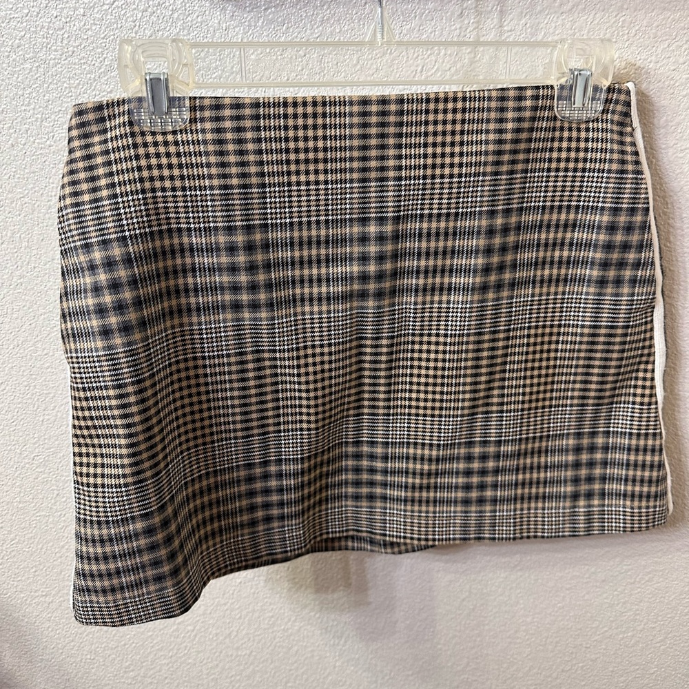 URBAN OUTFITTERS PLAID MINI SKIRT SIZE SMALL